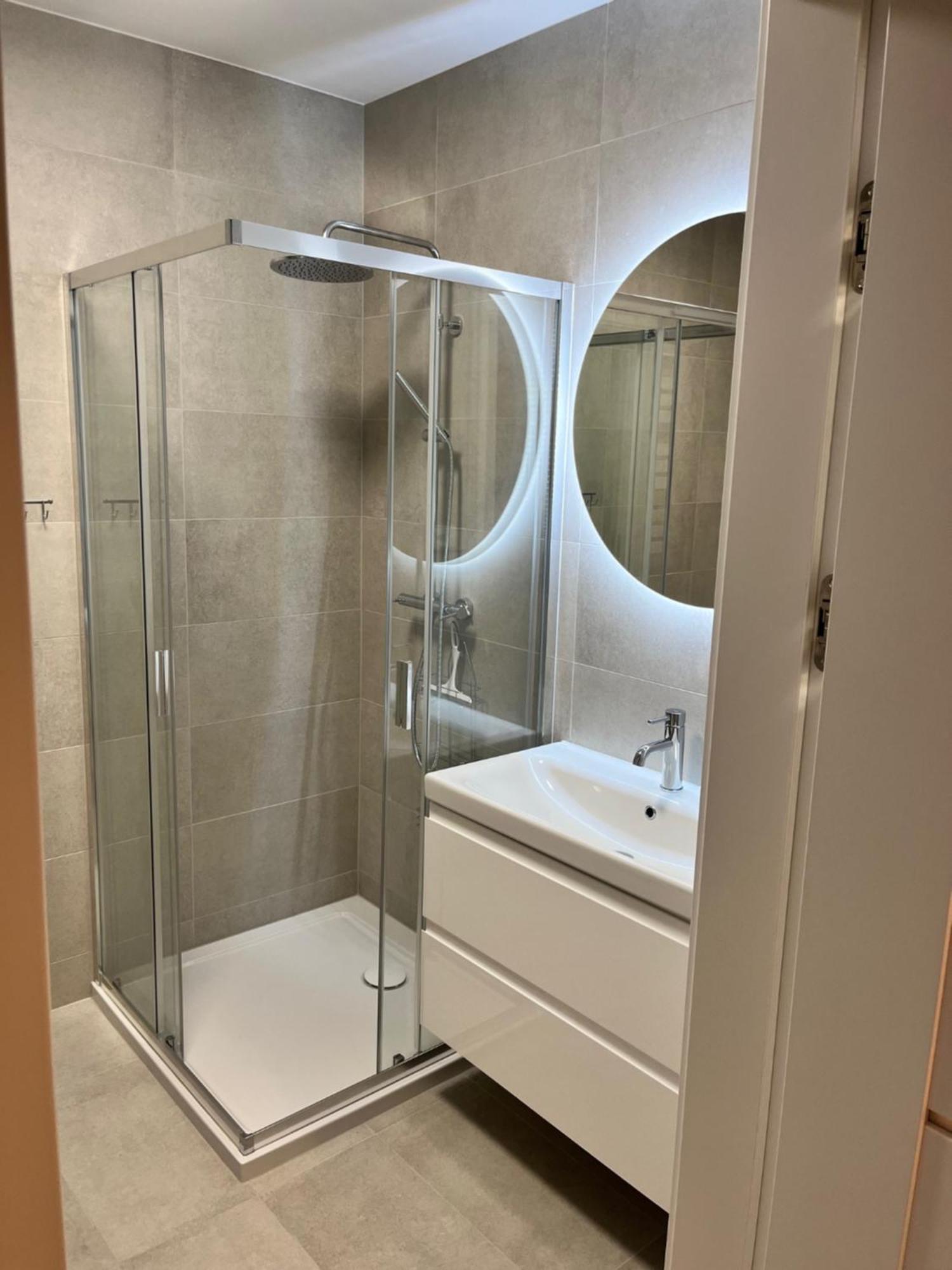 Apartament Julia 1-4 Os Starowapiennikowa 42A Z Balkonem Ze Sniadaniem Kontynentalnym Kielce Exterior foto