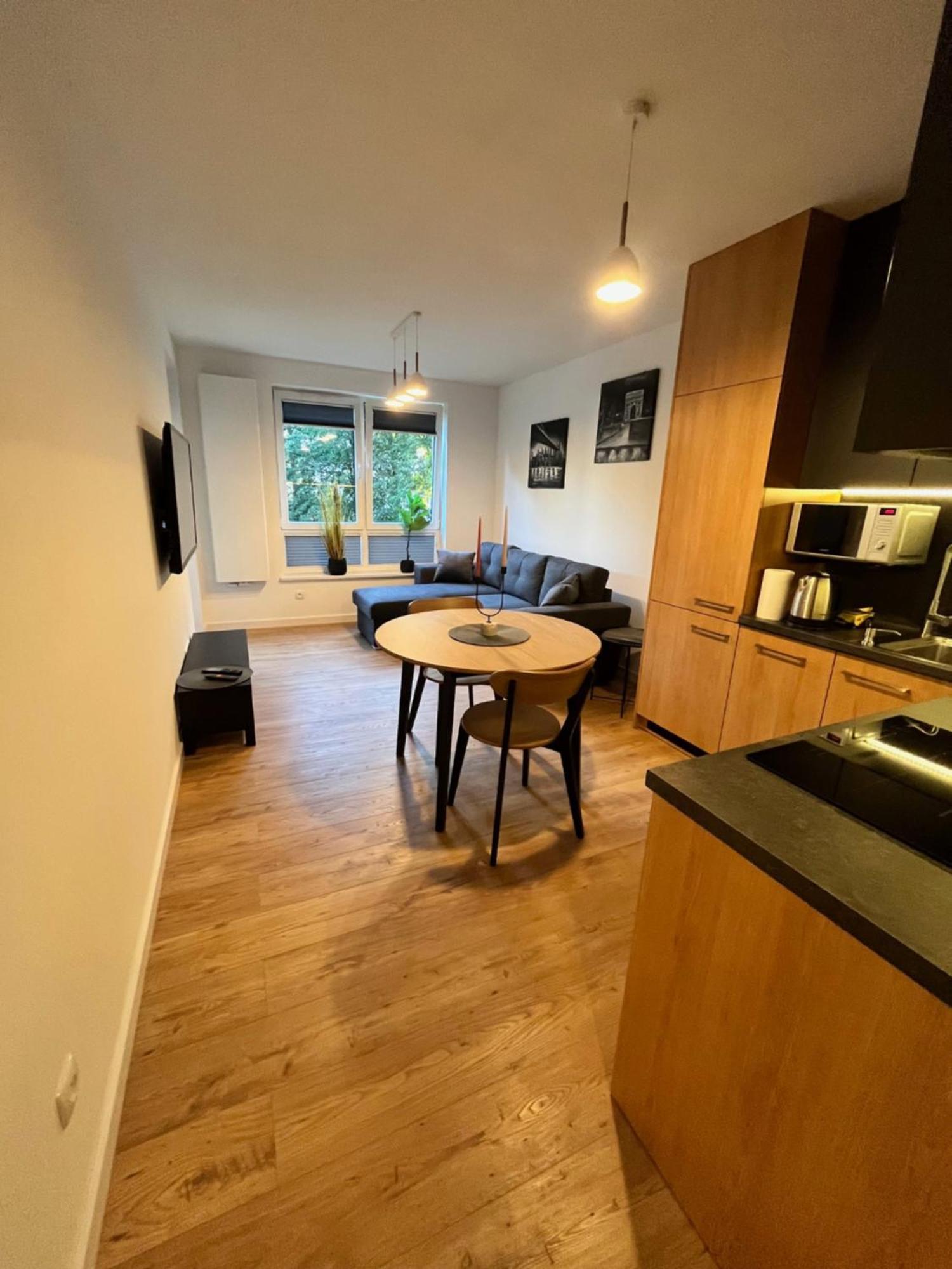 Apartament Julia 1-4 Os Starowapiennikowa 42A Z Balkonem Ze Sniadaniem Kontynentalnym Kielce Exterior foto